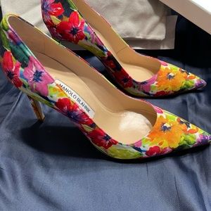 Manolo Blahnik BB floral pumps size 38.5
